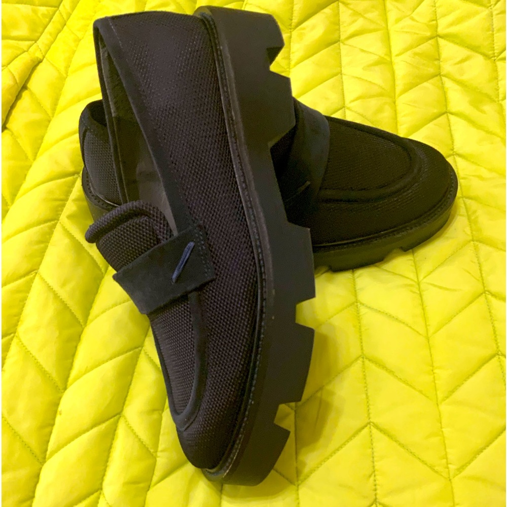 SARTO LOAFERS NAVY BLUE. SIZE -8.5